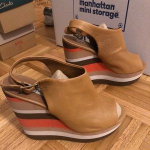 Steve Madden leather high platform sandals